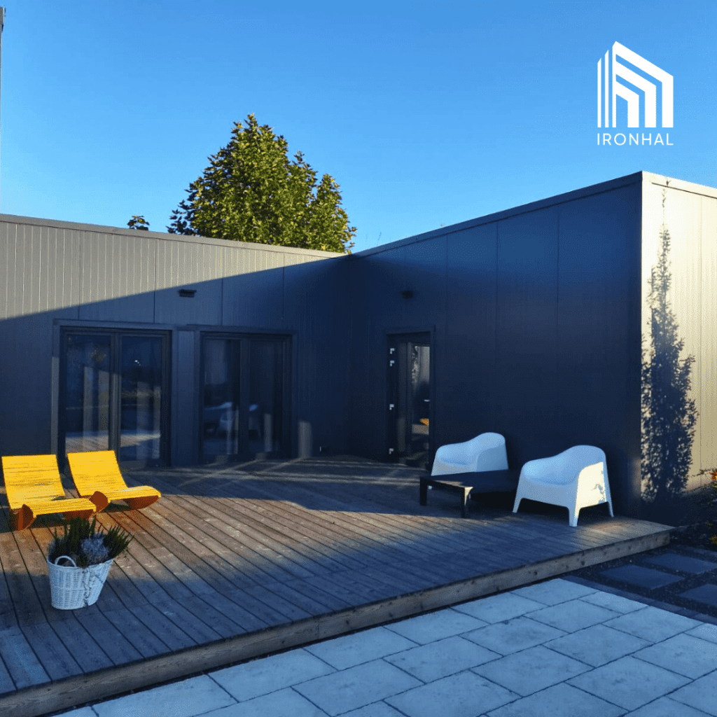 ironhal-Hale i garaże z płyt warstwowych