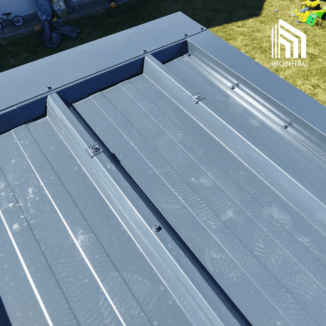 ironhal-Hale i garaże z płyt warstwowych