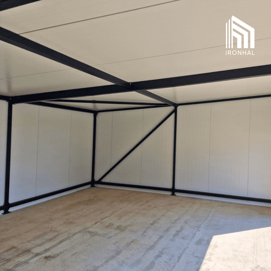 ironhal-Hale i garaże z płyt warstwowych