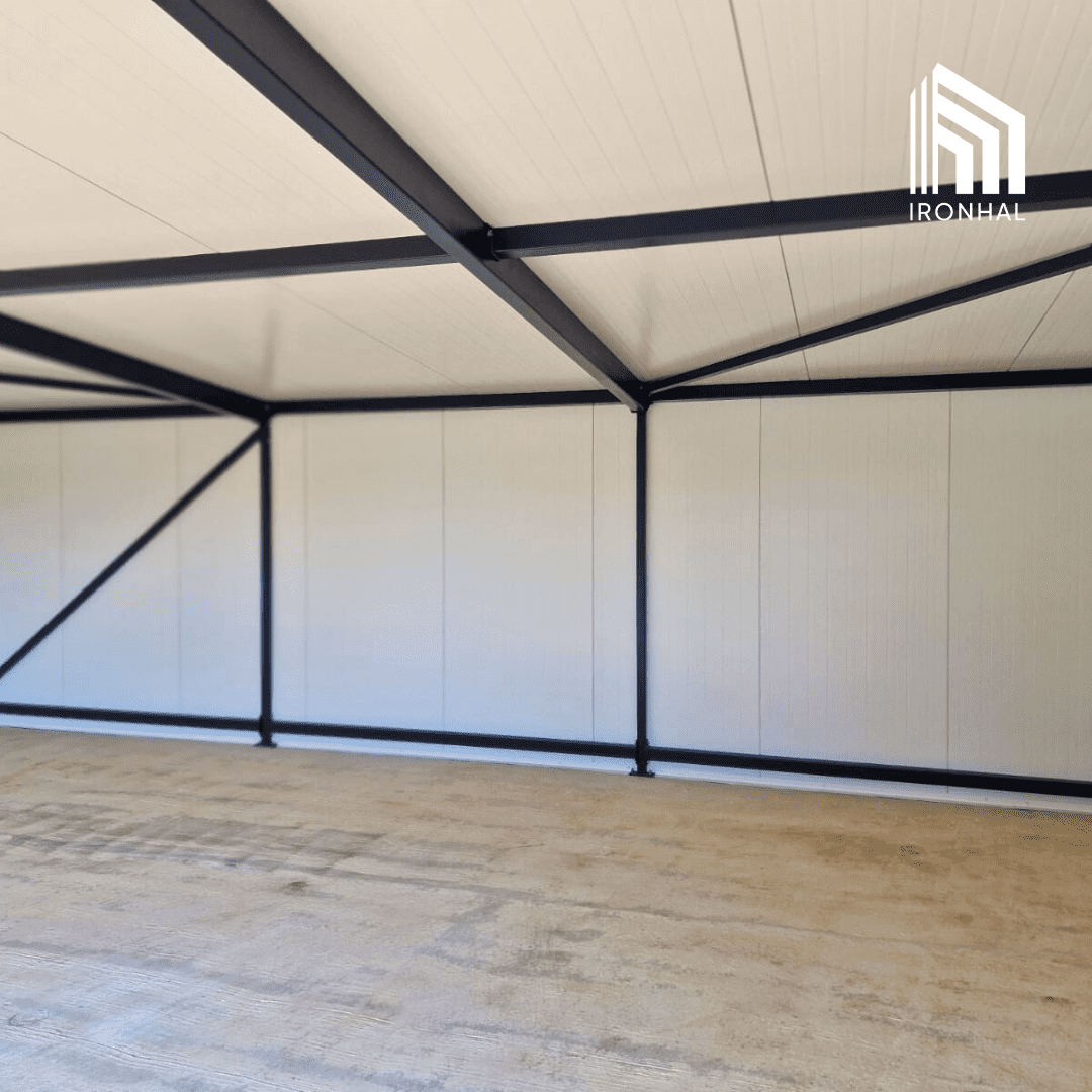 ironhal-Hale i garaże z płyt warstwowych